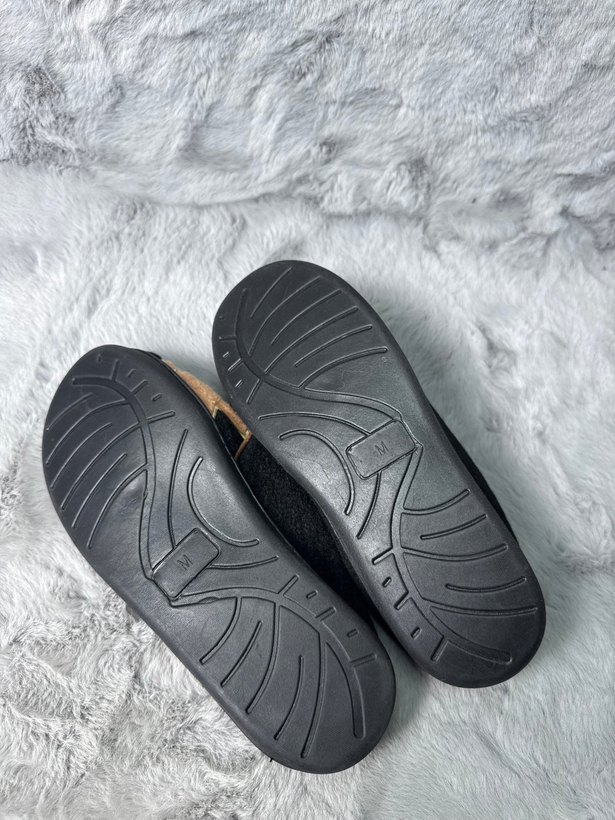 World Wildlife Foundation Sloth Slippers Mens 9/10 Womans 11/12 Black