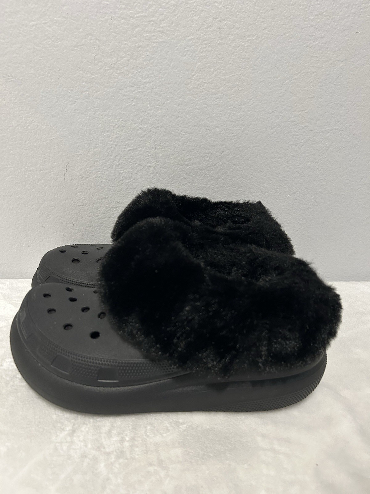 Crocs Furever Crush Lined Platform Clog Black Faux Fur Women’s 7 Men’s 5