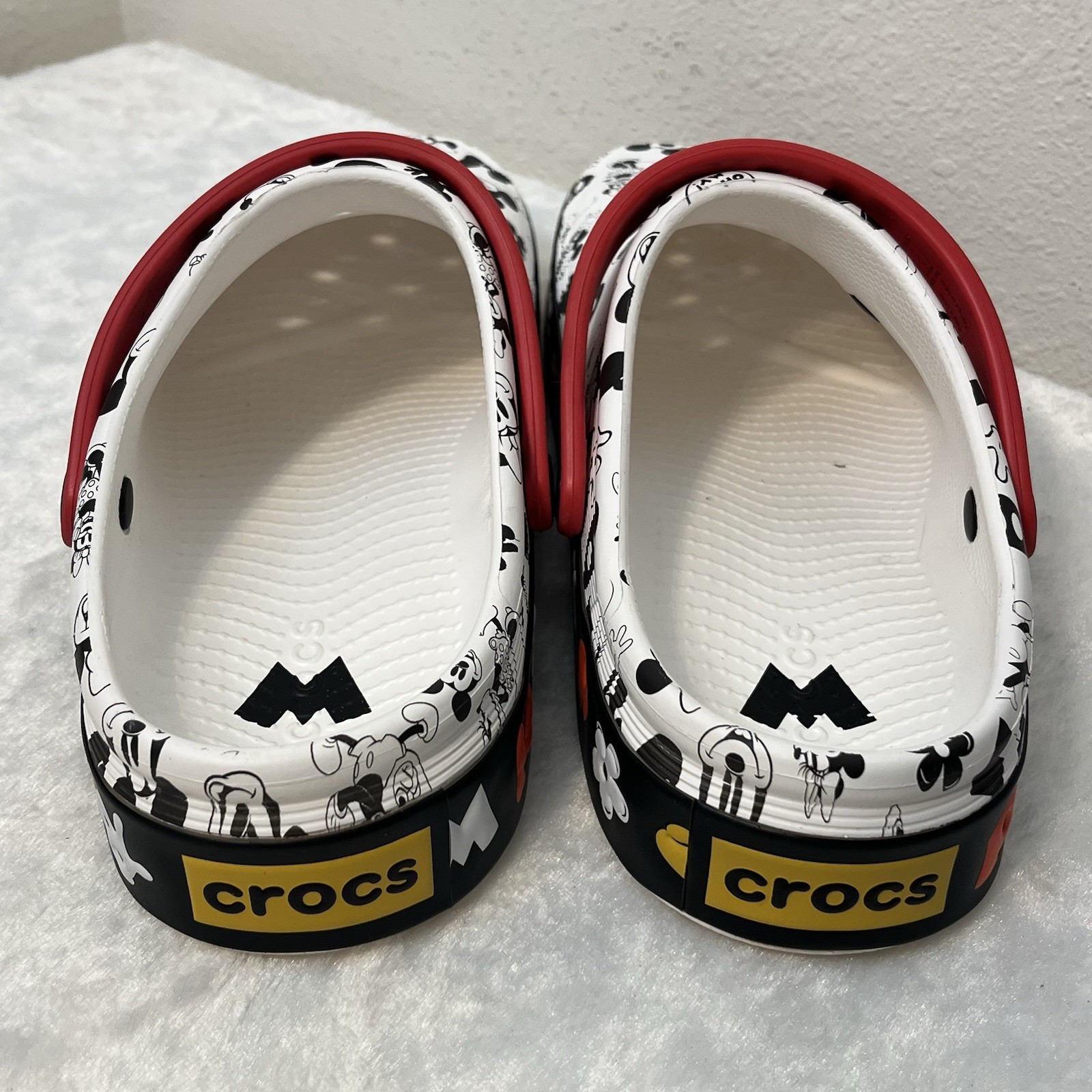 Crocs Unisex Mickey & Minnie Off Court Clog M8 W10