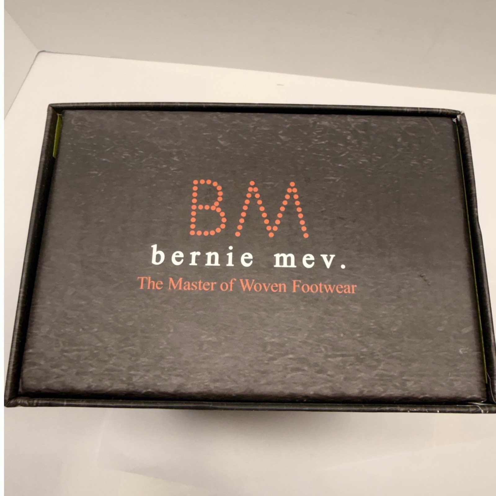 Bernie Mev Bella Me Endure Woven Memory Foam Flats Shoe Size 38 NIB