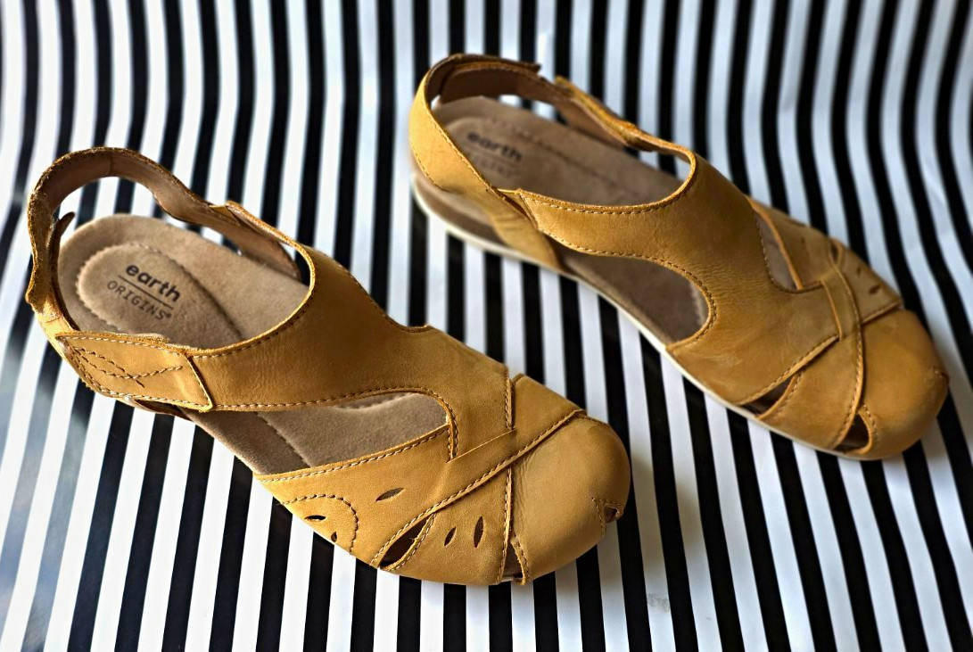 Earth Origins Beige Leather Slingback Sandals Hook & Loop US 10M