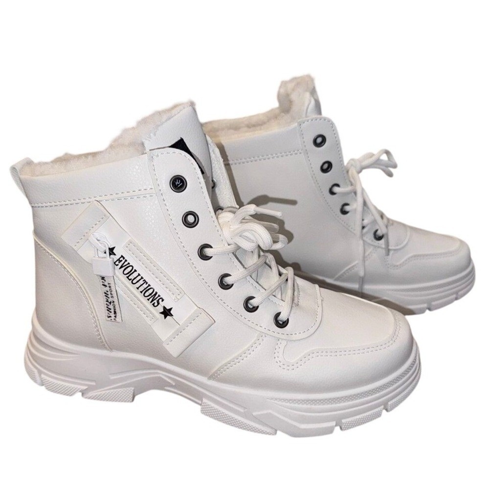 Evolutions Combat Boots Womens 9.5 White Faux Fur Lined Chunky Lug Sole NWOB