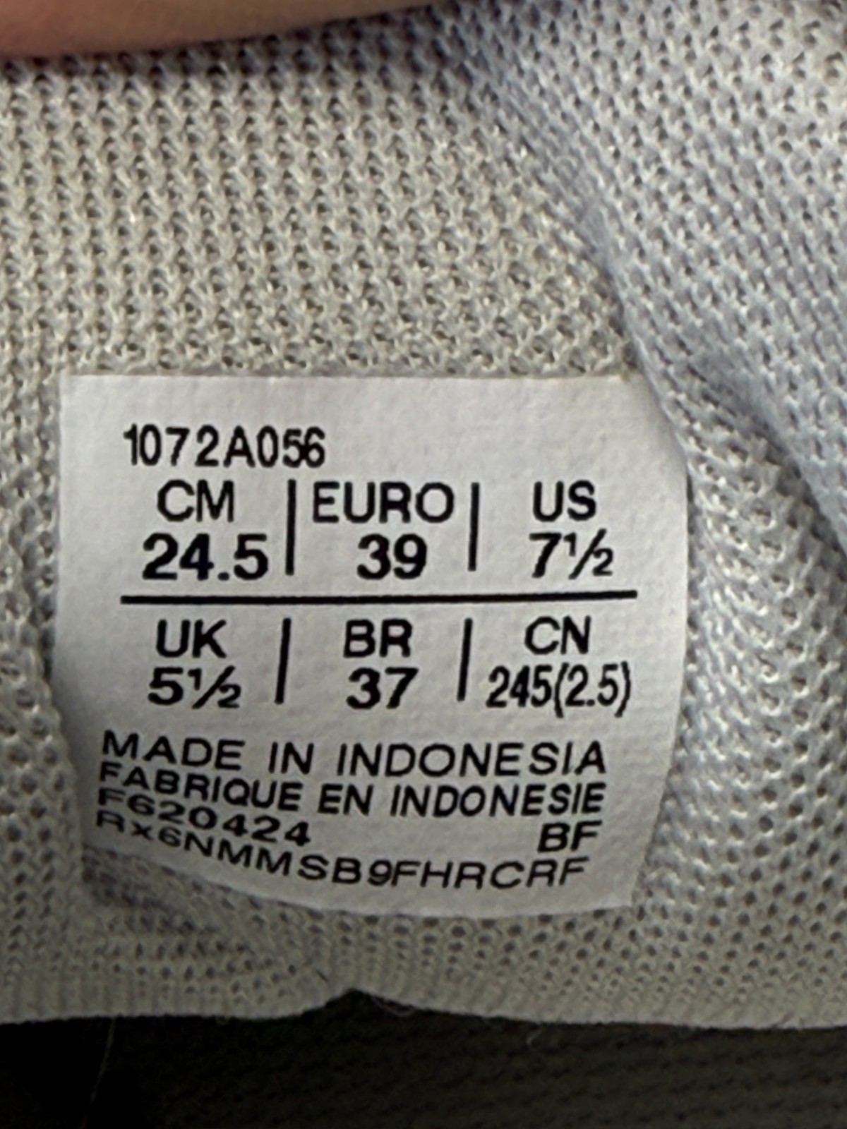 Asics Gel-Rocket 10 1072A056 Womens Size 7.5 Sneakers White Volleyball Shoes
