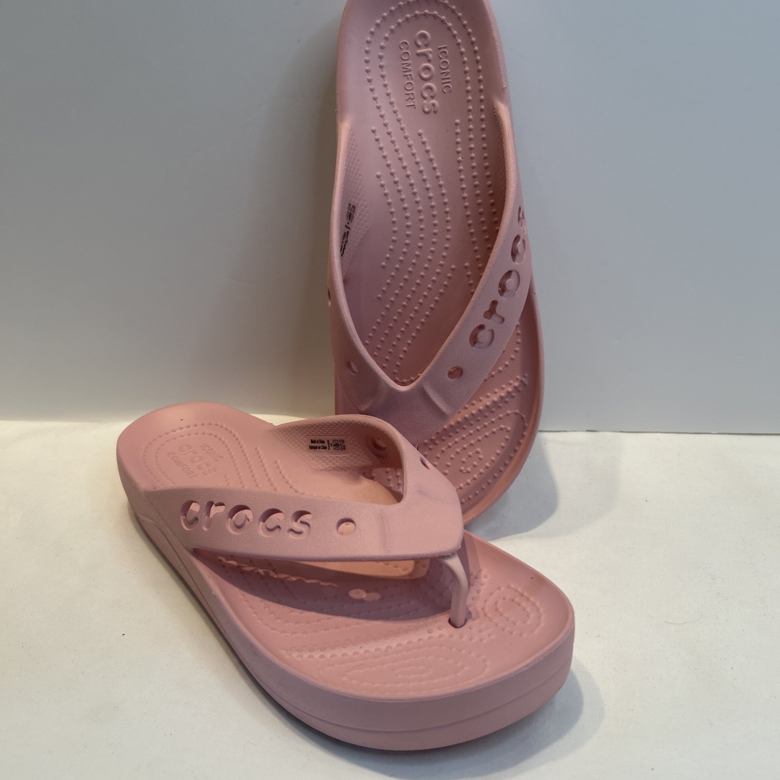 CROCS ~Iconic Comfort Women’s 8 ~PINK Baya Platform Flip Flops ~Thick Soles NICE