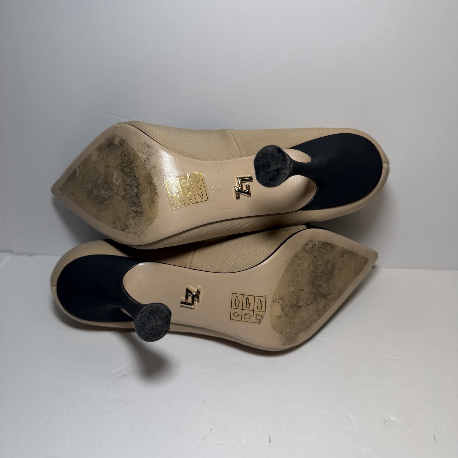 Lola Cruz Anthropologie Black And Tan Heels Size 36 Luxury Classy