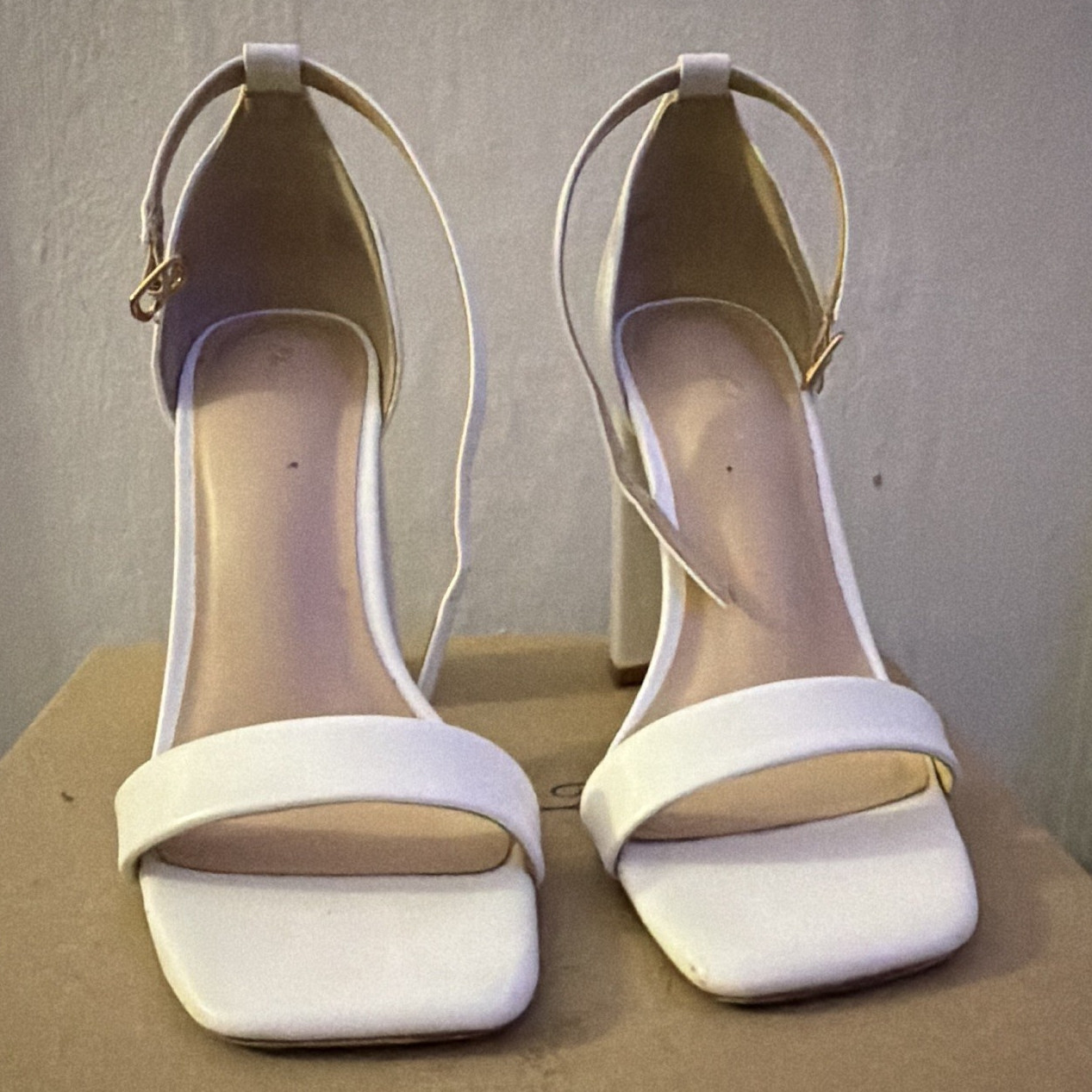 Elisabet Tang Women’s 6 White Leather Strappy Ankle Strap Open Toe Heels