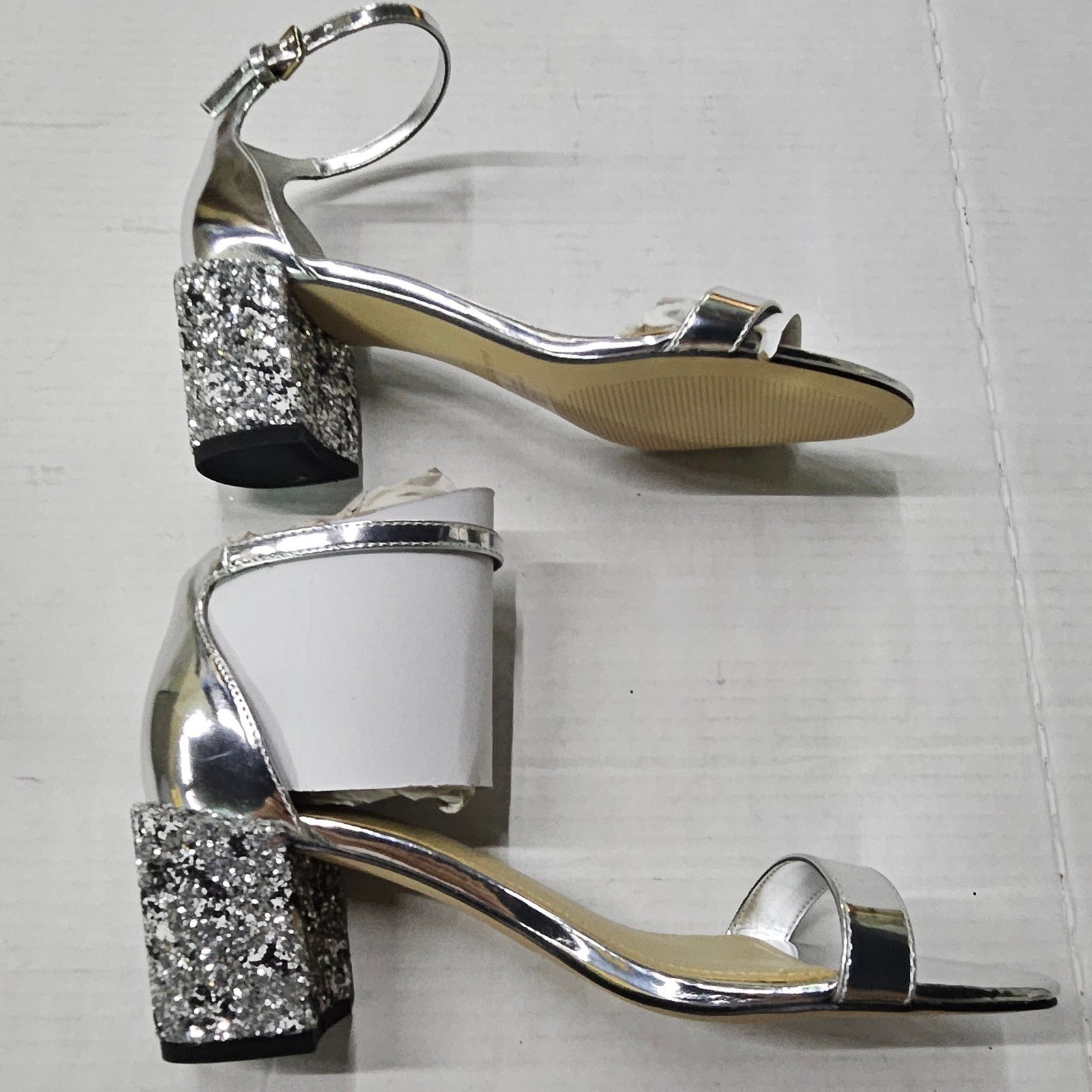 Marc Fisher Safia Silver Metallic Glitter Block Heel Sandals Womens 6.5M QMSAFIA