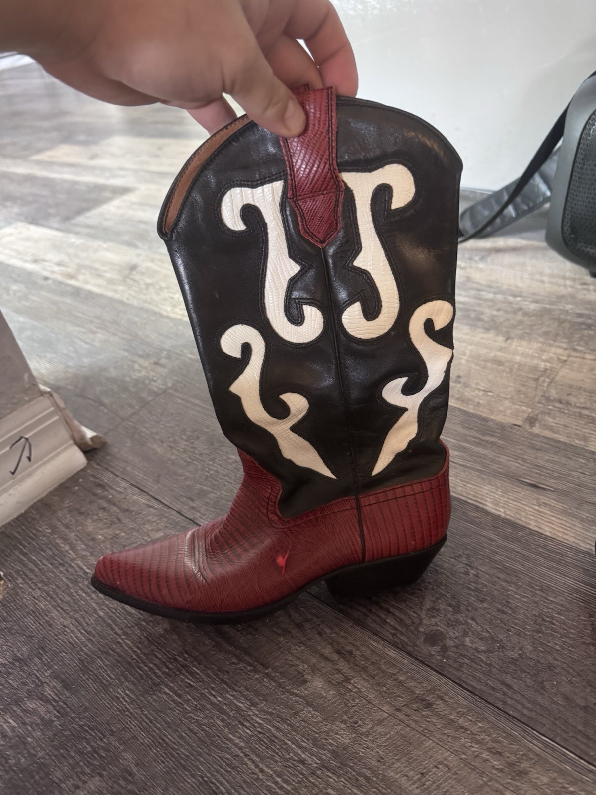 Vintage 90s Nine West Ronnee Cowboy Boots Red Lizard Print Leather 8 M Brazil