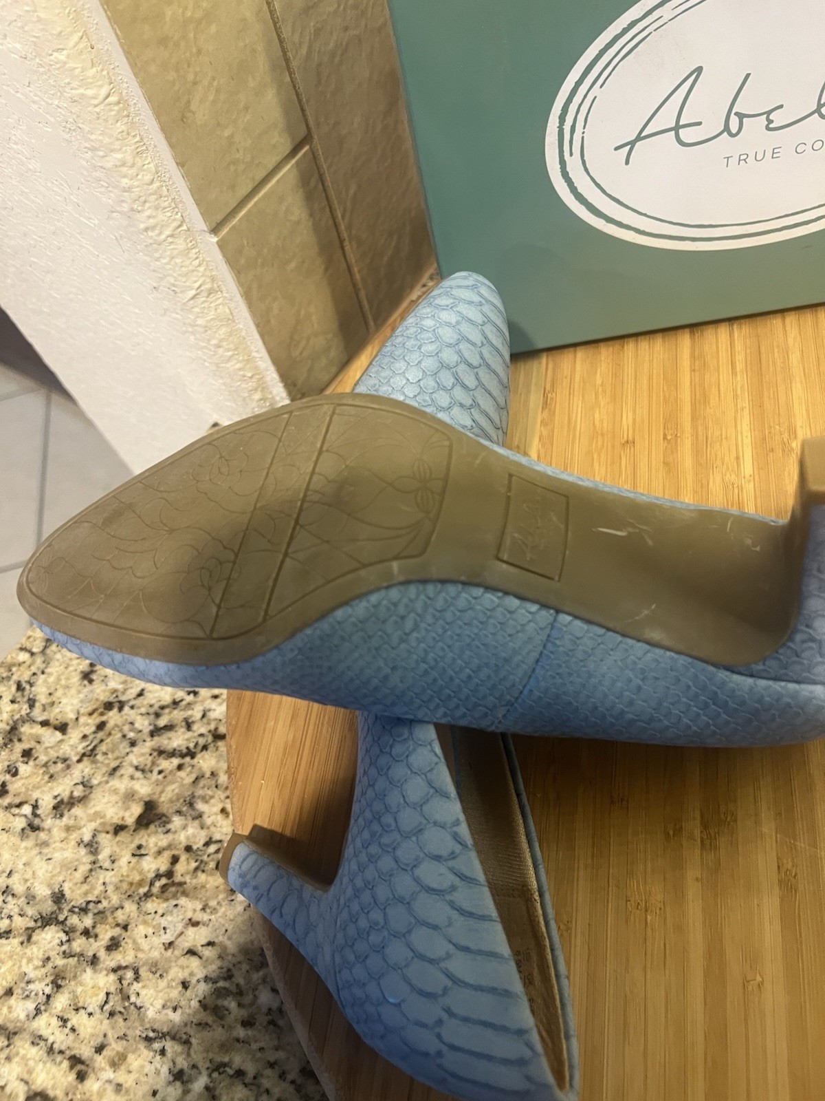 Abella True Comfort Women Blue 2.9” Heels US Size 8.5 Career Business Formal Y2K