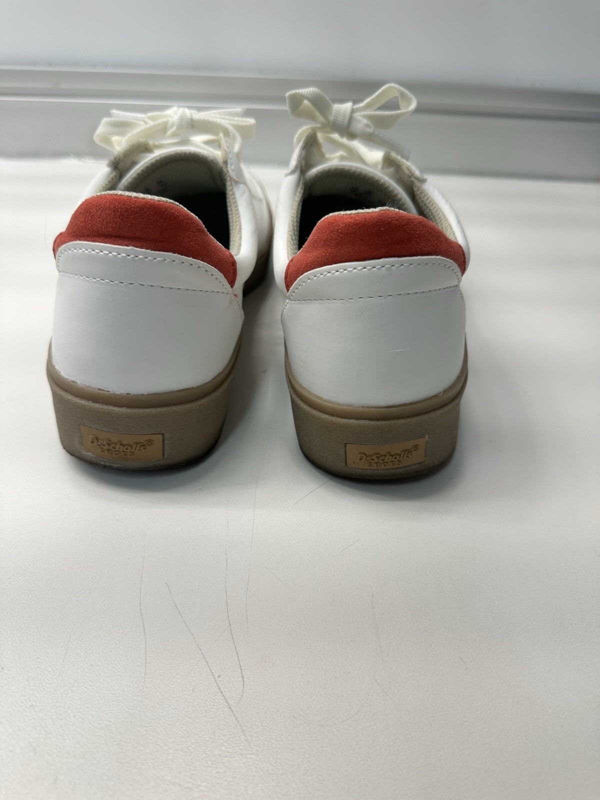 Dr. Scholl’s Women’s Madison Lace Sneakers Size 9. Features Blue, & Red