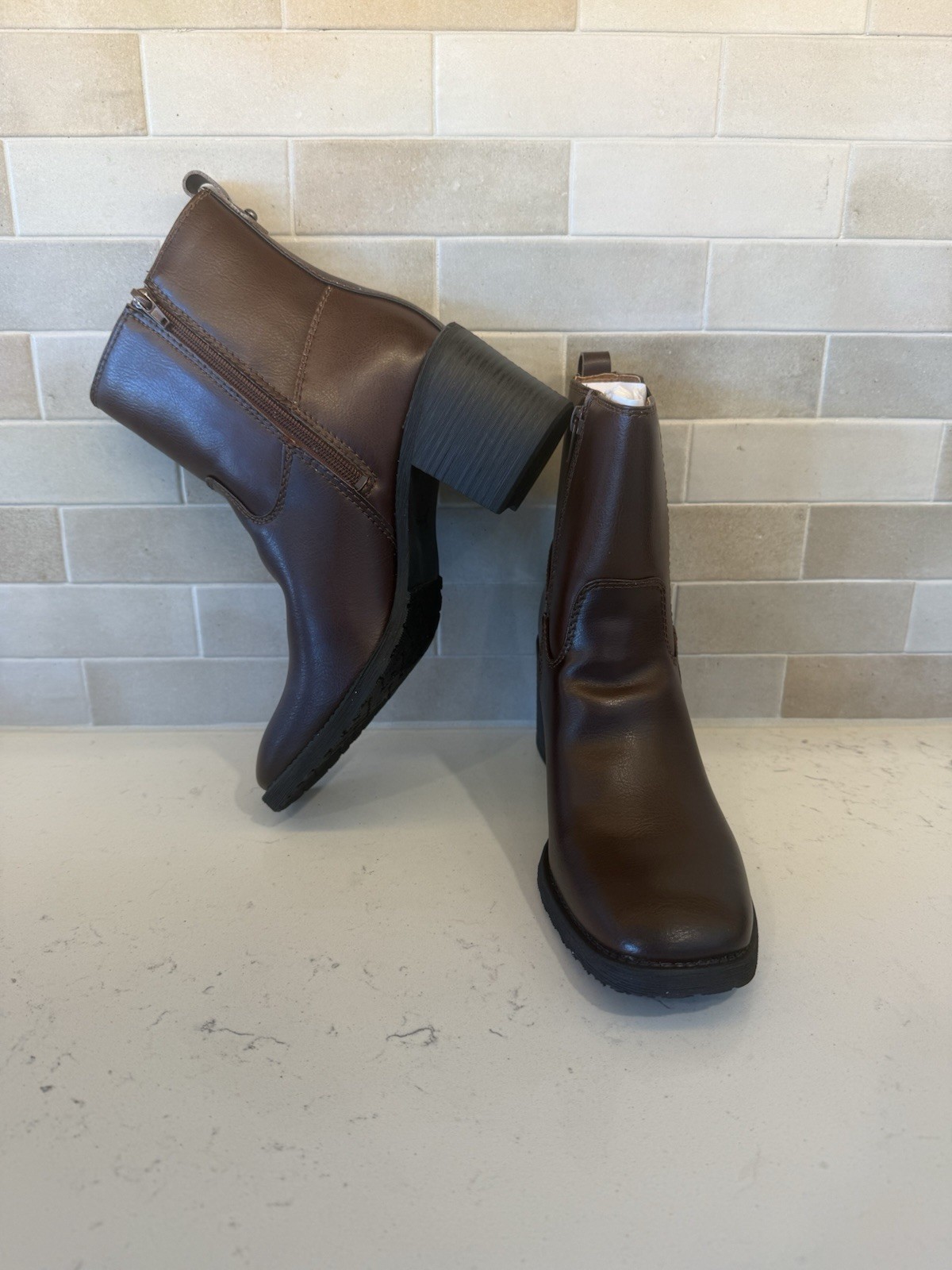 NEW- Zodiac Claret Bootie Womens 9M Coffee Brown Faux Leather Heeled Boots