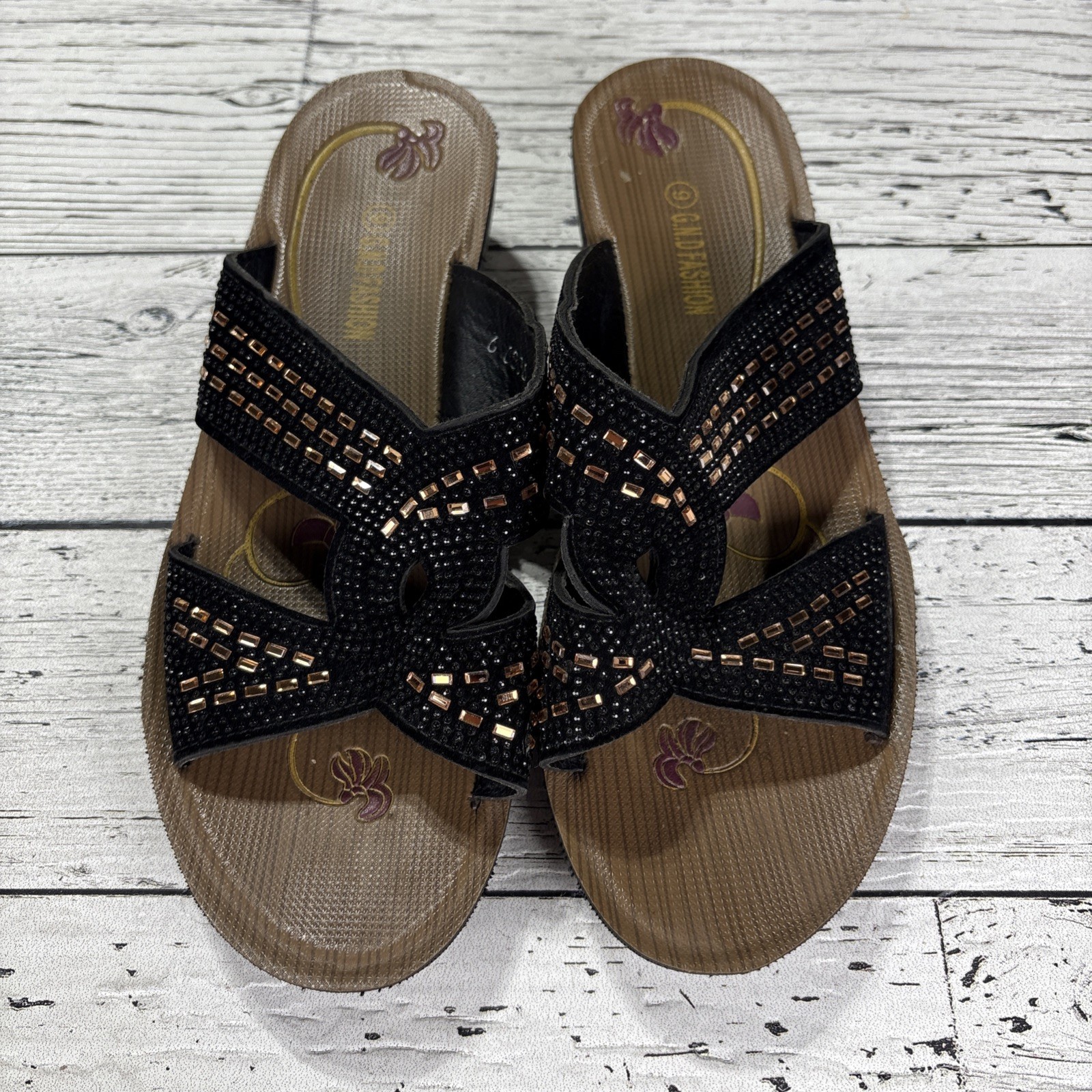 G.N.D Womens Sz 7 1/2 Black rhinestone accent Sandals New in Box style # 9639
