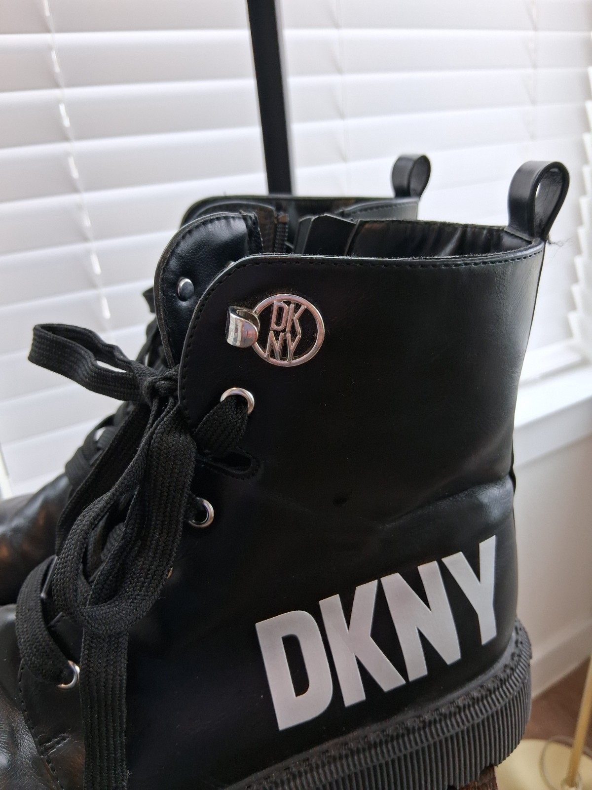 DKNY Black Combat Boots Lace Up Logo Side Zipper Women’s US 4.5 UK 3 Synthetic