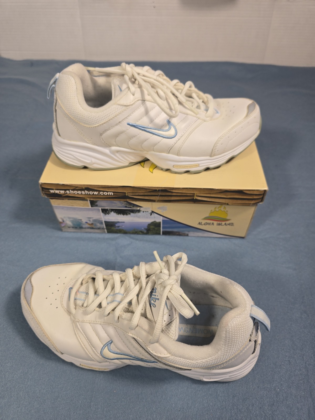 Nike White Rolling Rail Blue Embroidered 2013 Women’s Size 7