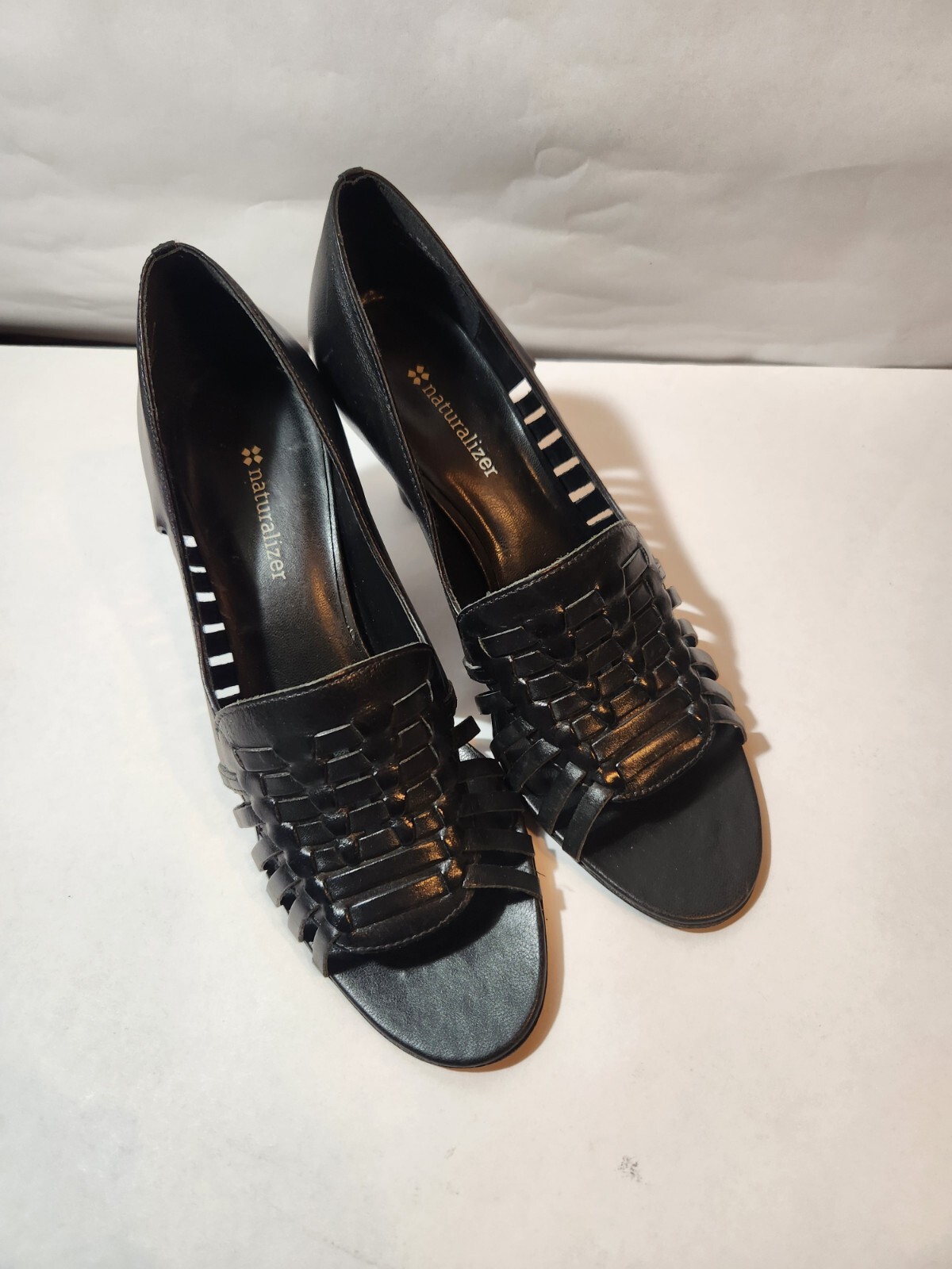 Naturalizer size 8m Black Leather heels peep toe with cut outs pre-owned