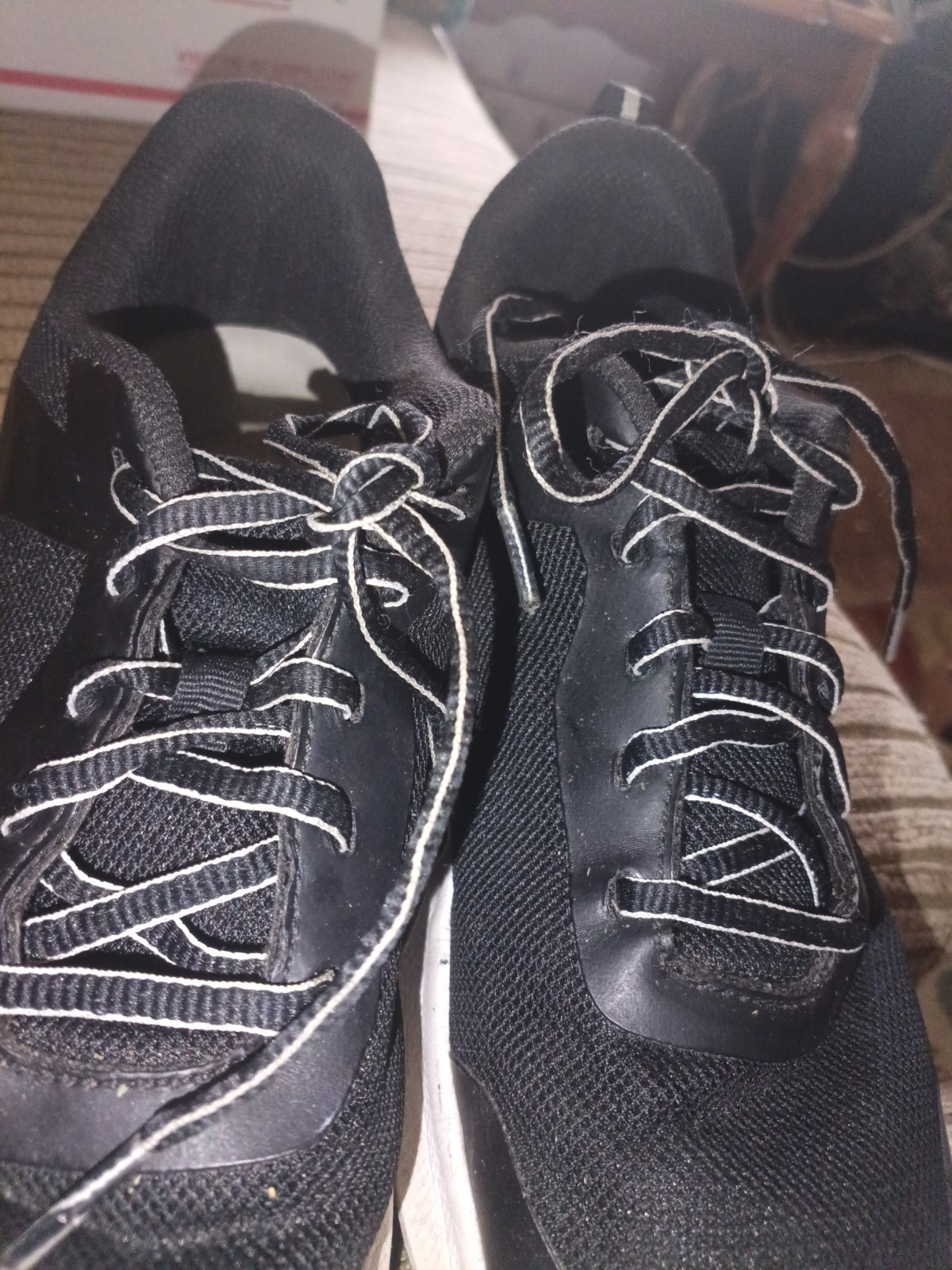 black and white Athletic Works women’s lifestyle joggers Sneaker Shoes Size 8W