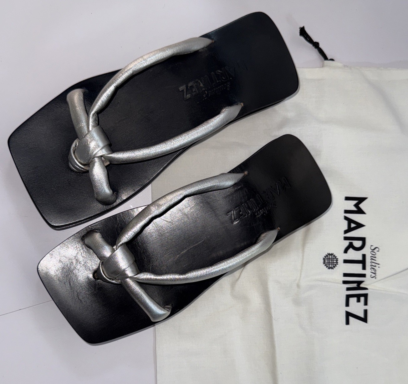 Martinez Roque Silver Sandals Flats Size 38 Metallic Knot Detail Slip-On NEW