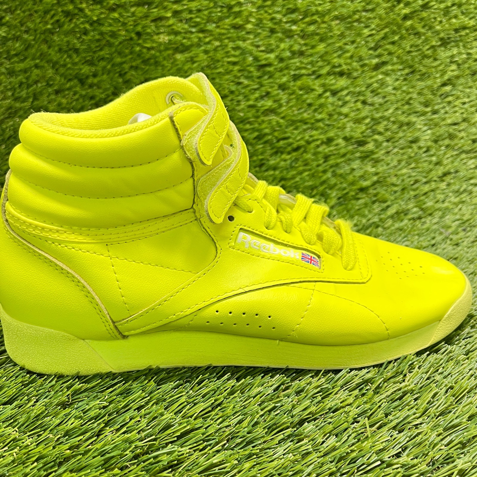 Reebok Freestyle Hi Womens Size 7.5 Neon Acid Yellow Athletic Shoes Sneakers