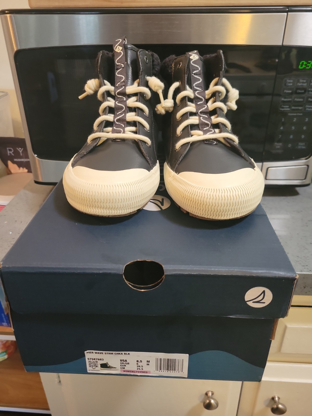 Sperry Women’s Pier Wave Storm Chukka Black Water-Resistant Sneaker Bootie 8.5W