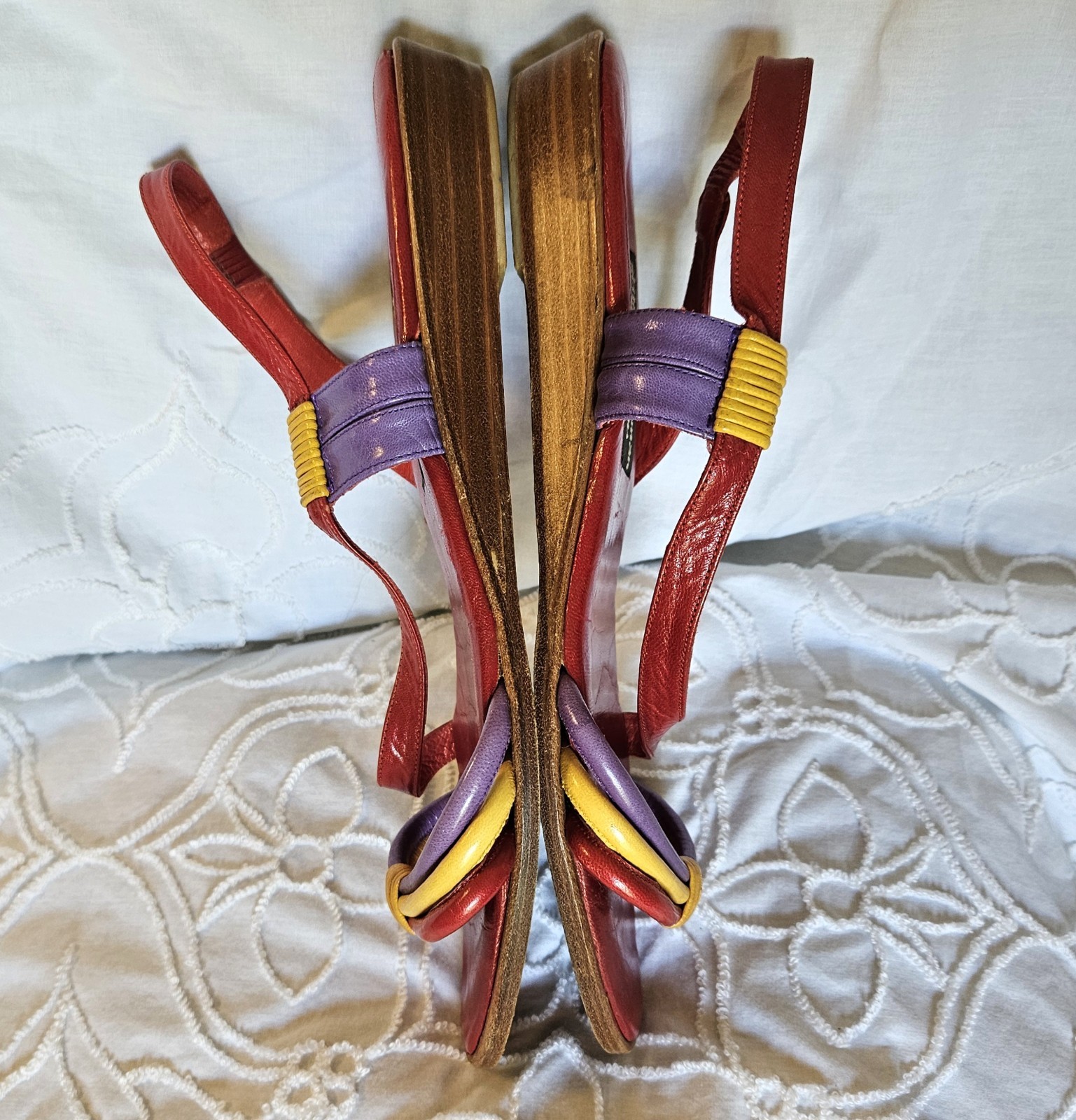 Vintage Stuart Weitzman Sandals Womens 9AA Red Leather Multicolor Strappy Sling