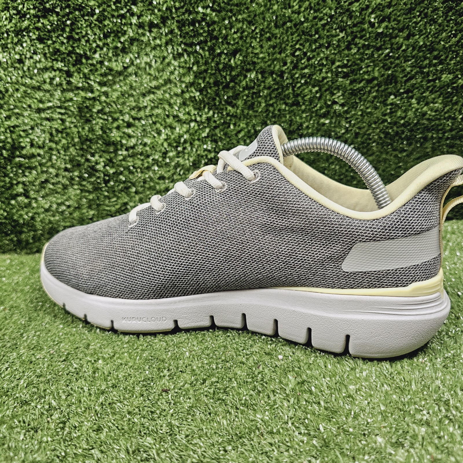 Kuru Flex Via Gray White Athletic Walking Comfort Sneakers Womens Size 9.5