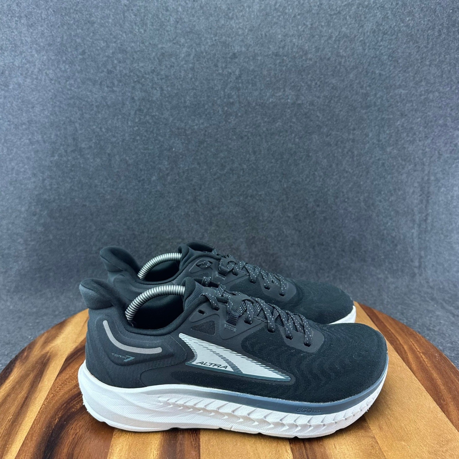 Altra Torin 7 Womens Sz 8 Dark Gray Athletic Gym Running Sneakers Worn Once