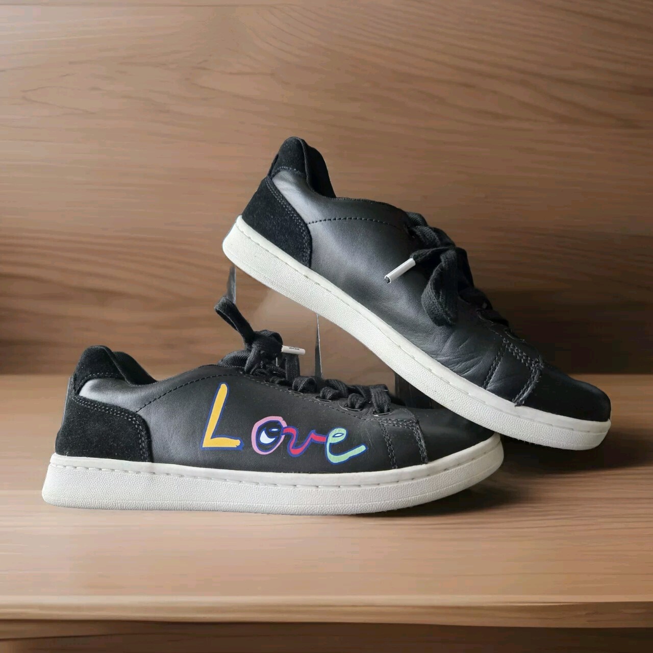 ED Ellen Degeneres «LOVE» Black Leather Sneaker Shoes Womens Sz US 7M EUR 37.5