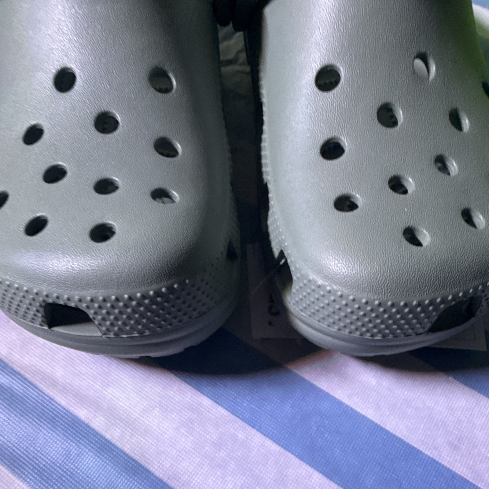 Crocs Classic Clog K «Moss» Green – Youth Size J6 (Fits Women’s US 7.5 / EUR 38-