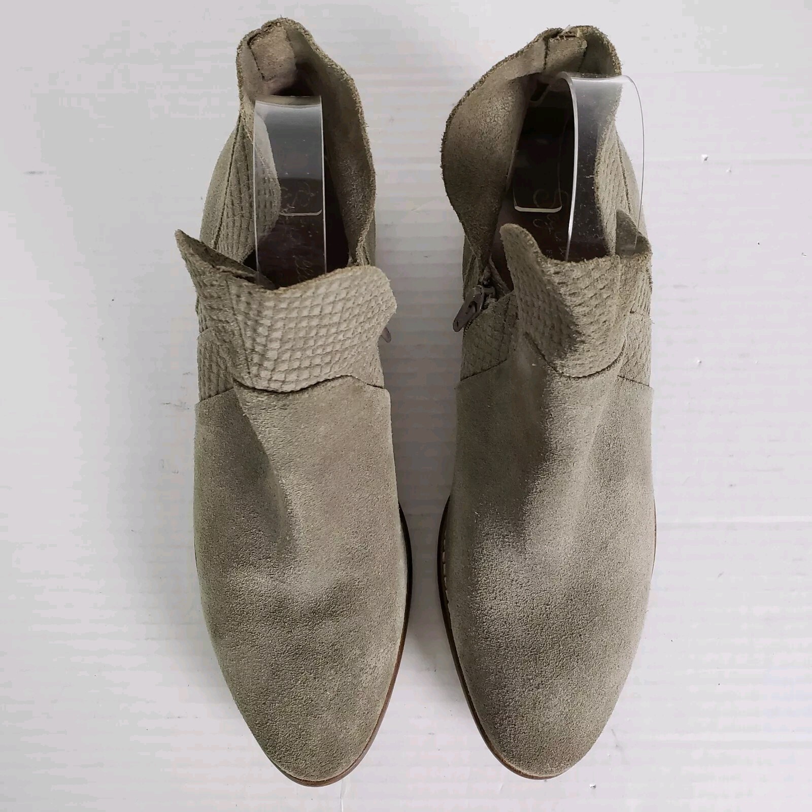 Seychelles Ankle Boots Womens 8.5 Gray Suede Leather Embossed Block Heel Zip