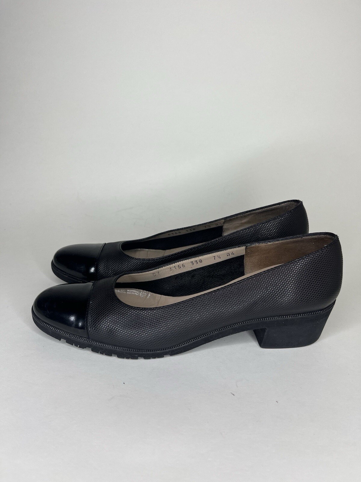 salvatore ferragamo boutique women shoes Pumps Heels Women Size 7.5 4A Black
