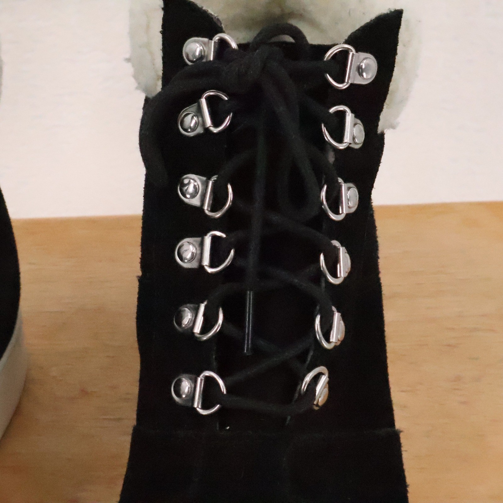 Steve Madden Suede Sherpa Sneaker Boots Womens Size 12 Black High Top Streetwear