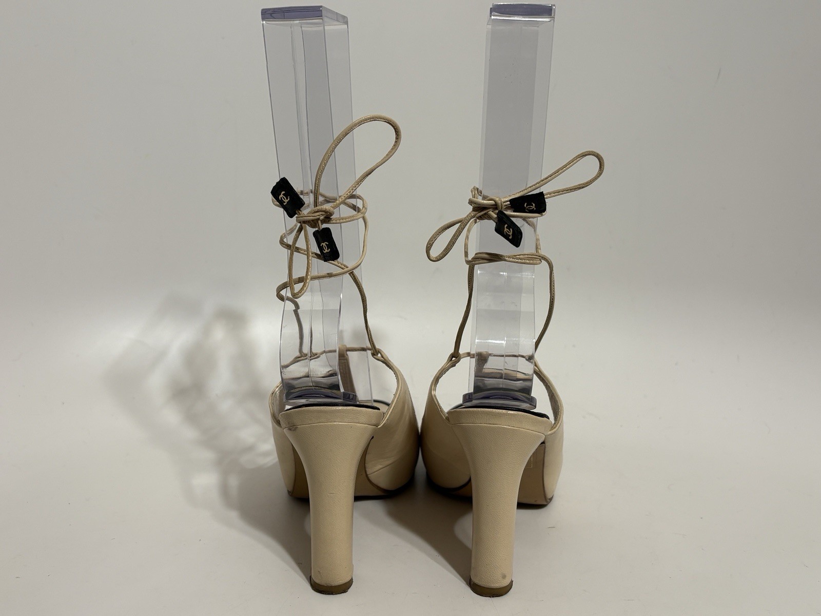 Vtg Chanel Ivory Bicolor Leather T-Strap Heels 36