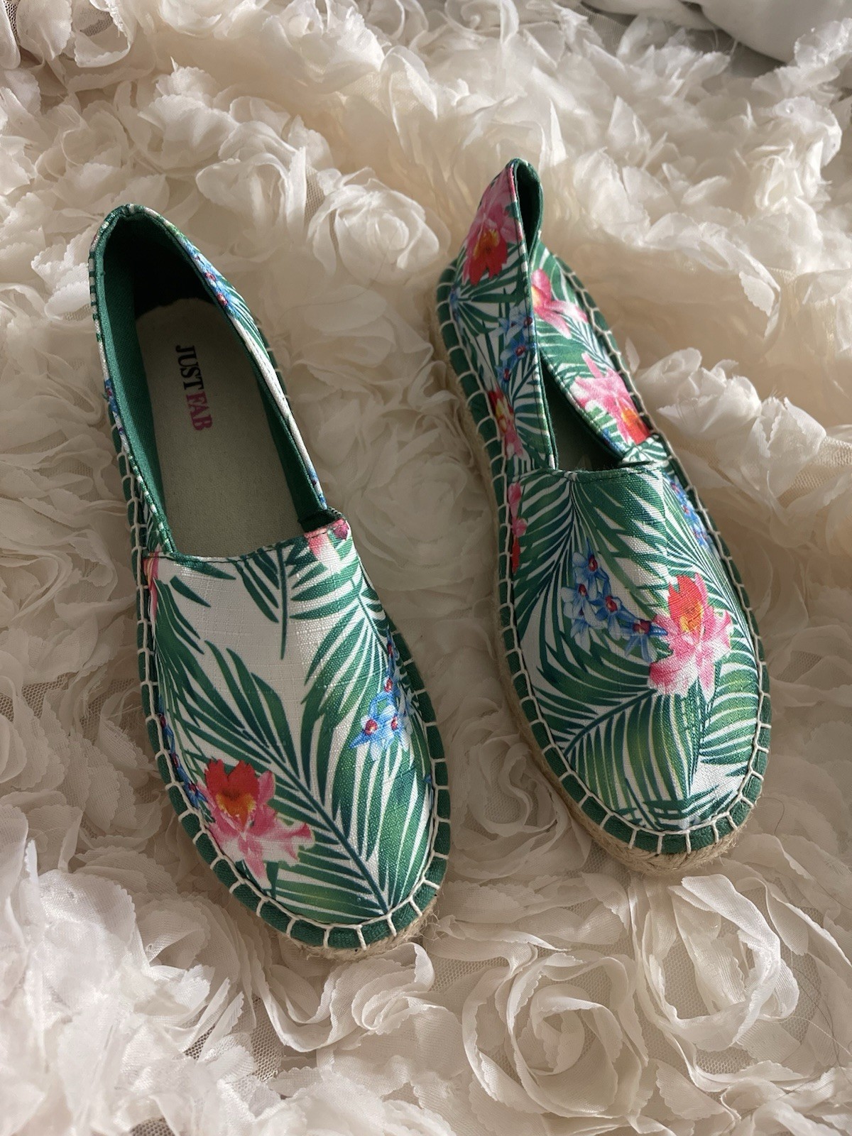 Tropical Palm Print Y2K New Without Box Women’s Size 6.5 JustFa