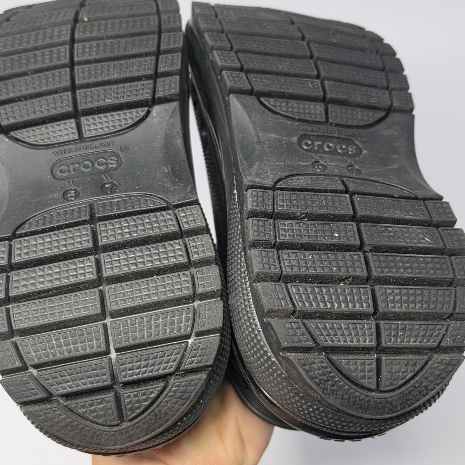 Crocs Mega Crush Clogs Womens 7 Black Classic Slip On Chunky Platform Sandals