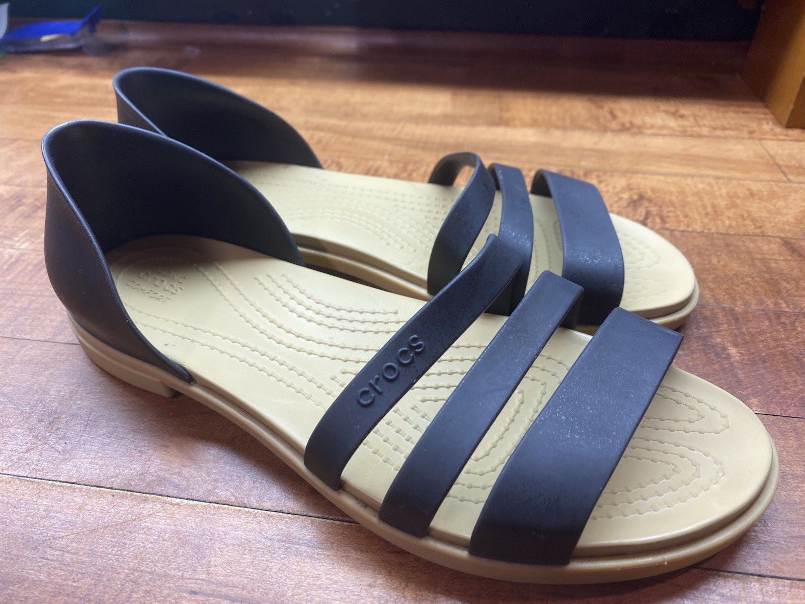 Crocs Tulum Open Flat Sandals Womens 7 Black Tan Strappy Slip On Comfort Casual.