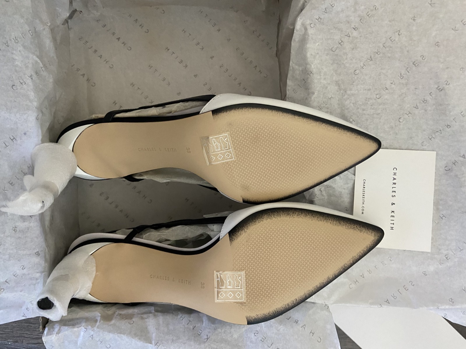 NIB Charles & Keith White Slingback Heels Size 7.5 (38) Covered Style CK1-609200