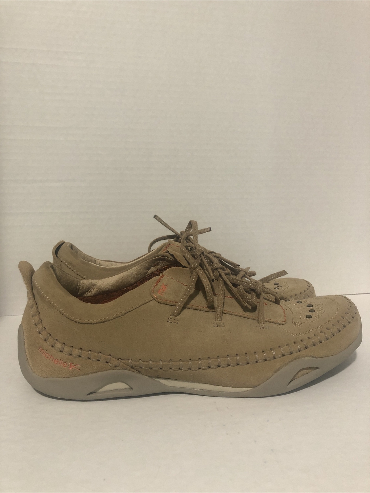 Michelle K Womens Shoes- Size 6.5-Tan Suede Leather SN32090 Euc Free shipping