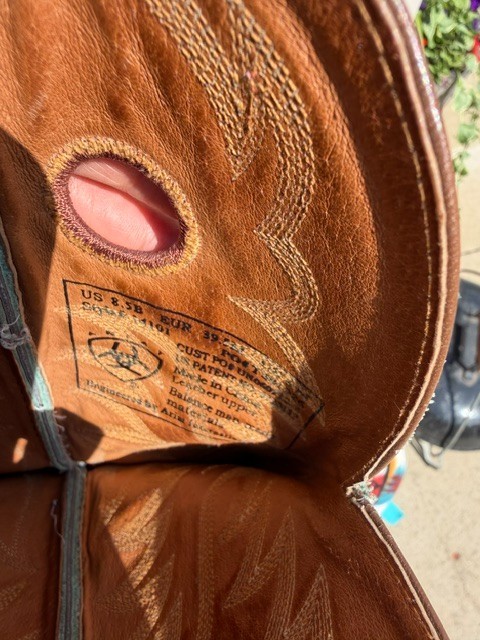 Women’s Ariat Buckaroo Cowgirl Boots, Size 8.5B, Style 14101, Beautiful!!!