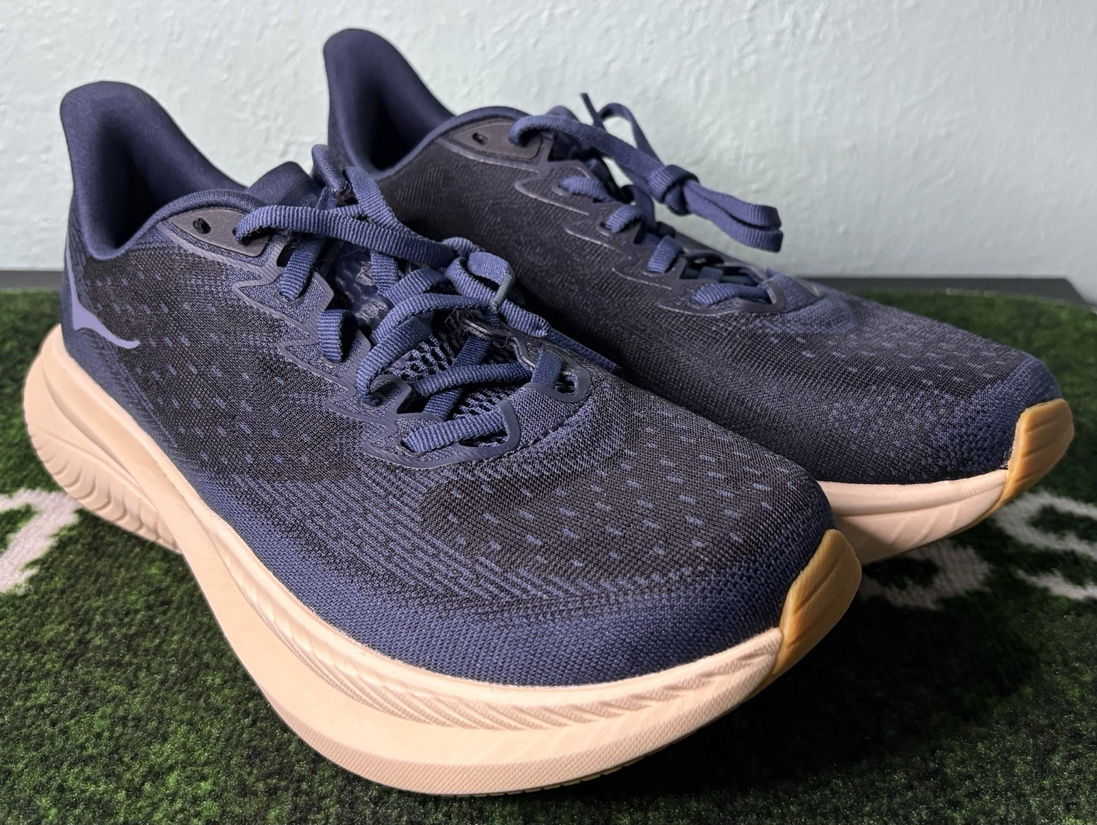 US Men’s 9/Women’s 10 – HOKA Mach 6 LA “Varsity Navy Black” 1164032-VCK