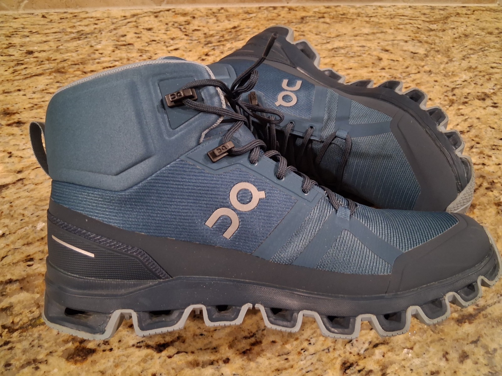 On Cloudrock 2 Women’s Size 10 Blue Trail Hiking Boots Cloudtec Cushioning
