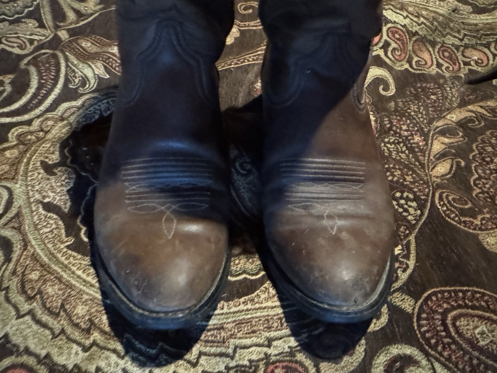 Ariat Heritage R Toe Women’s Size 9 B Worn And Loved. They Are About Worn Out