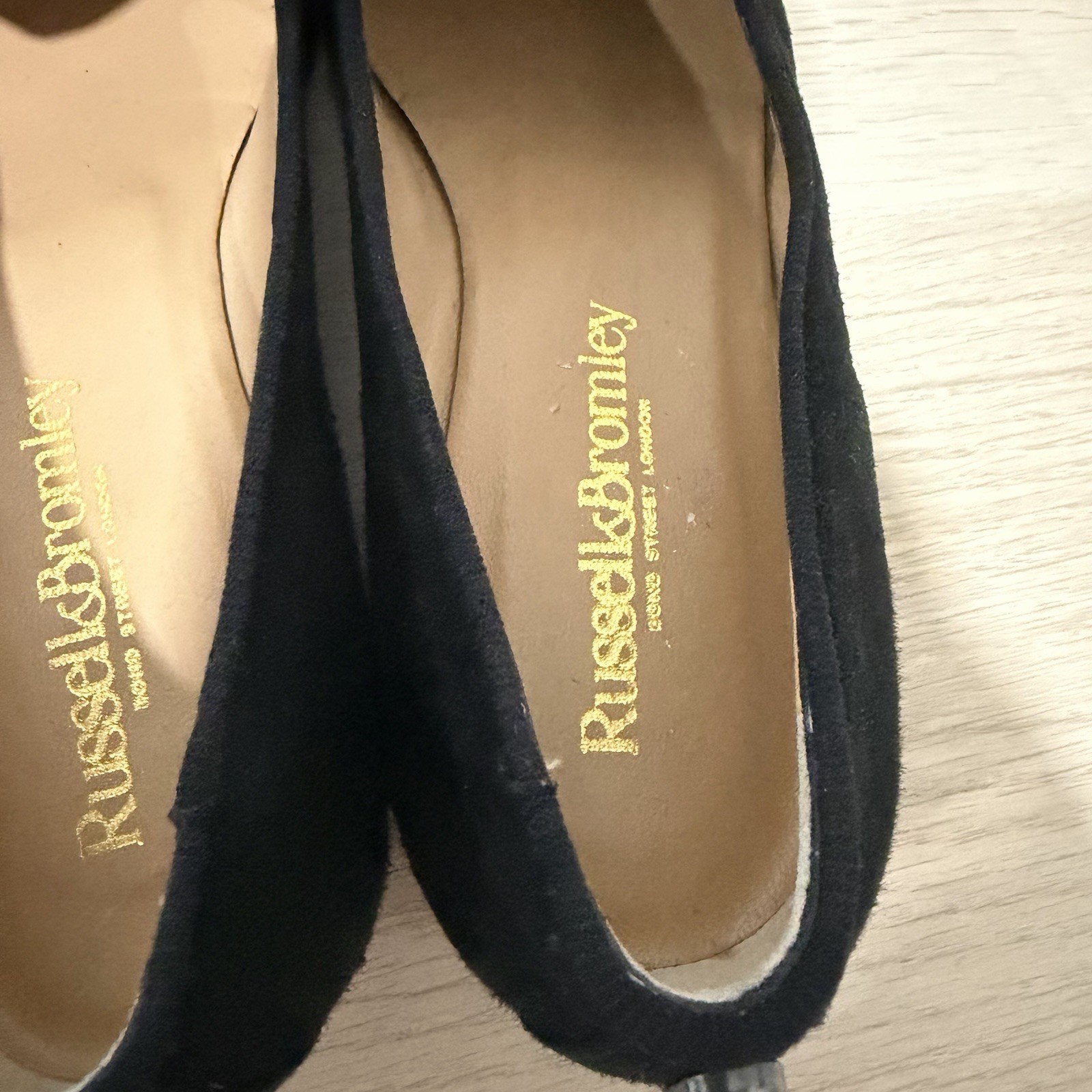 Russell & Bromley Size 37.5 / 7 Smoking Slipper Dress Flat Loafers Black Suede