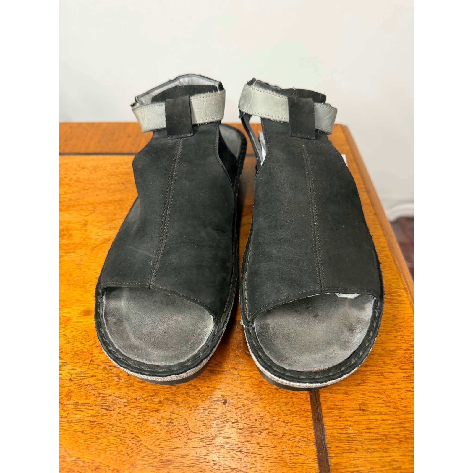 Naot Women Black Silver Leather Platform Buckle Ankle Strap Sandals Size 39
