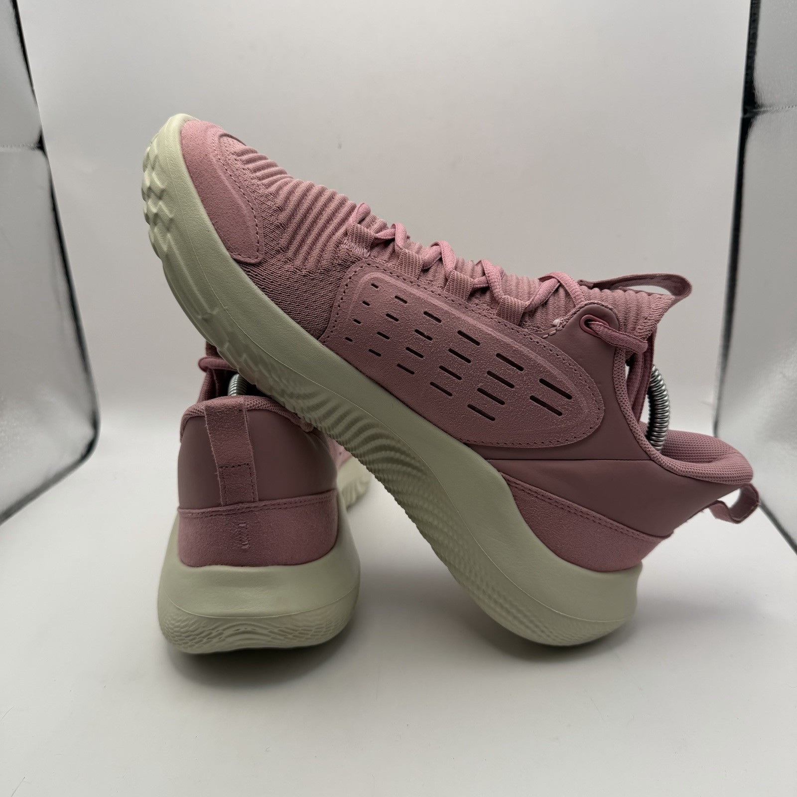 NWT Under Armour Flow Breakthru 5 Sneakers Pink/Rose 3028342-600 Women’s 11