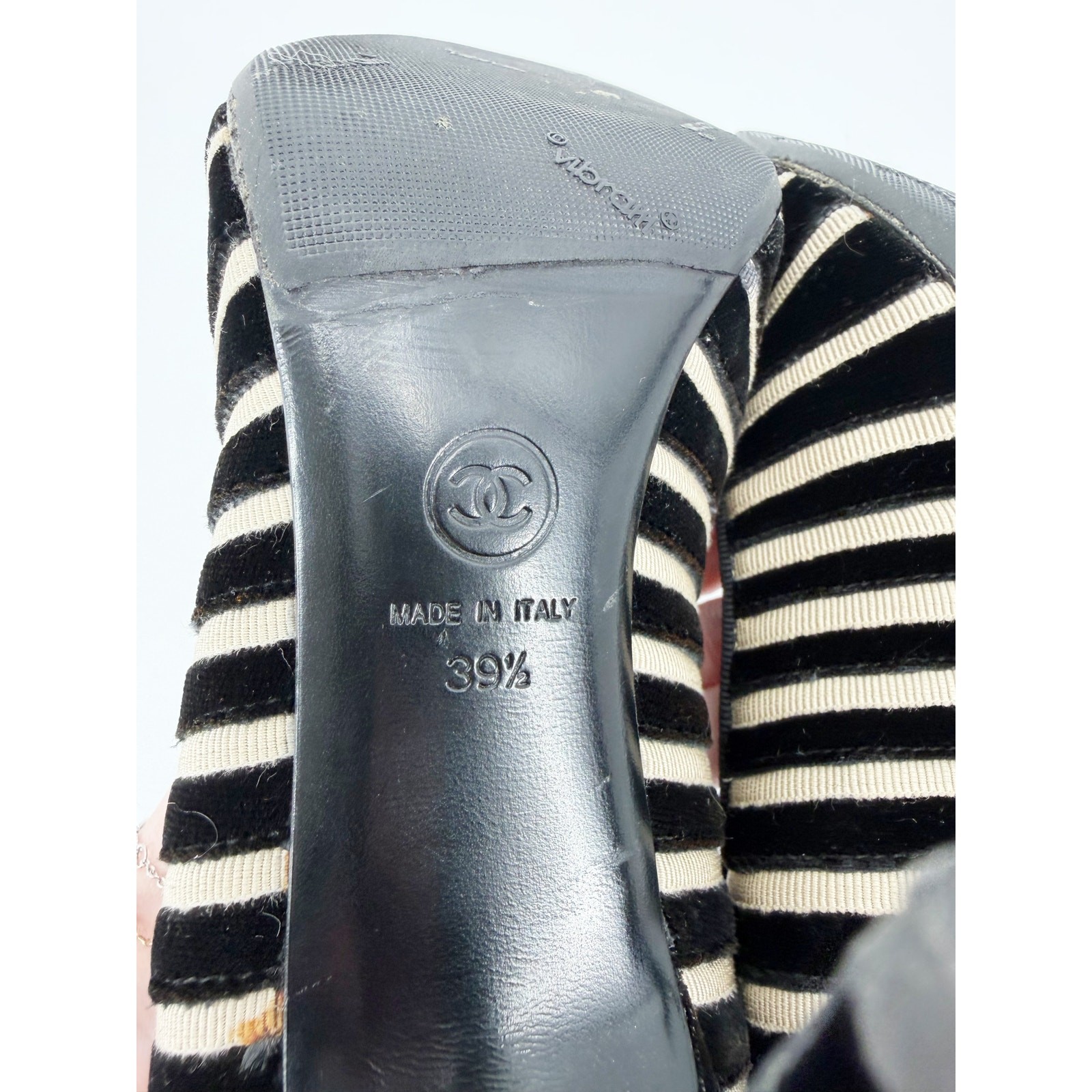 Chanel Pumps Striped Velvet Cap Toe Interlocking CC Logo Black White 39.5 9.5
