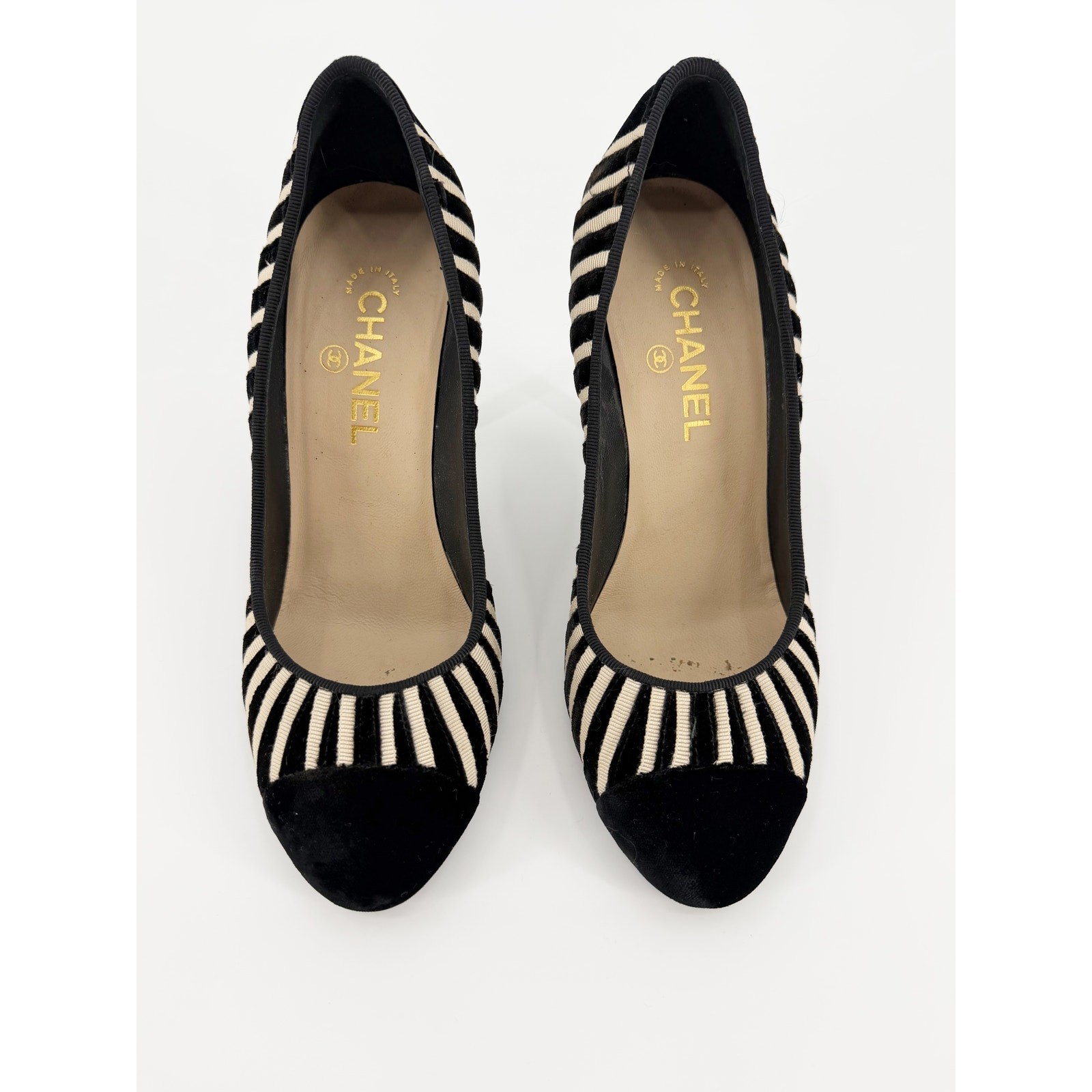 Chanel Pumps Striped Velvet Cap Toe Interlocking CC Logo Black White 39.5 9.5