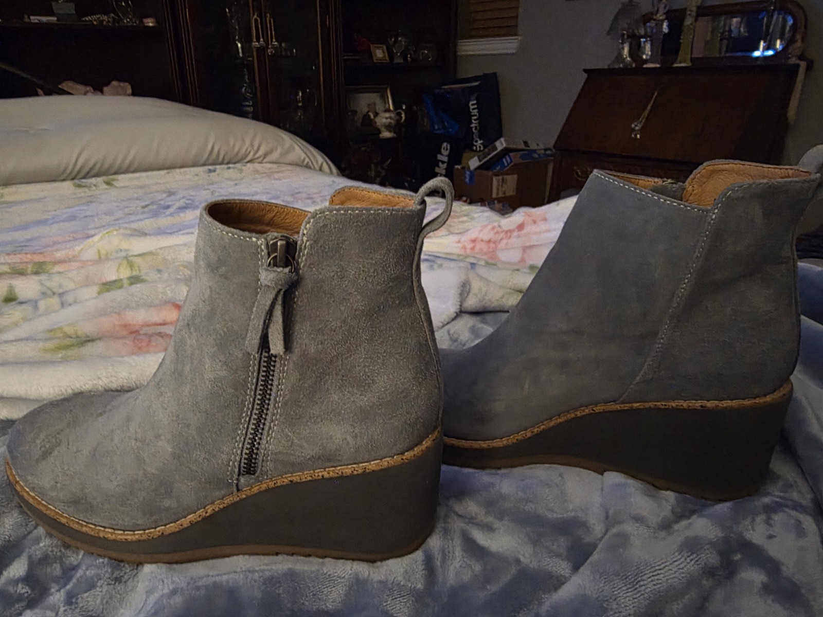 Sofft Emeree Womens Sz 8 Shoes Gray Leather Suede Wedge Pull On Ankle Bootie