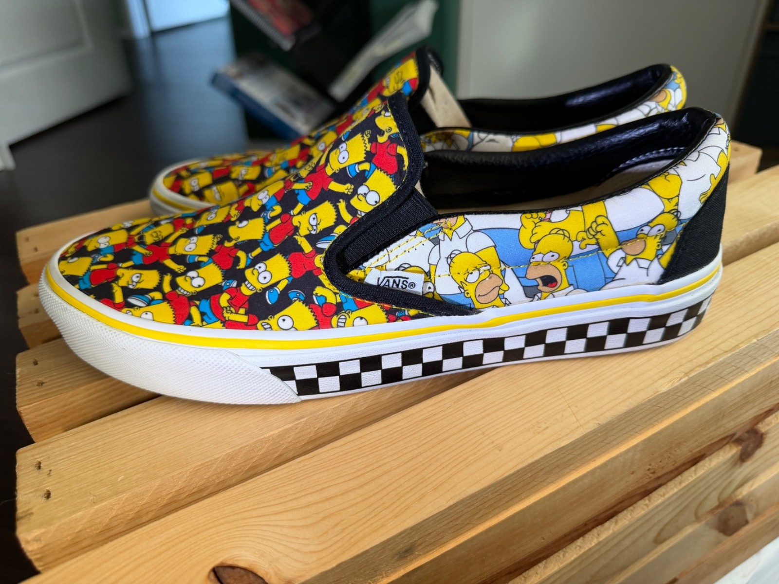 The Simpsons x Vans Customs Classic Slip-On w/ Bart and Homer Simpson 9 M/10.5 W