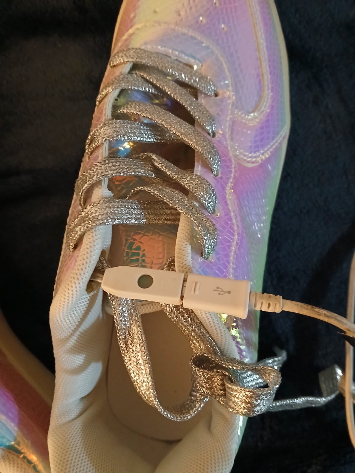 Unisex Adult~LED Light Up Shoes~Luminous/Flashing Sneakers~(Womans 7) (Mens 5.5)