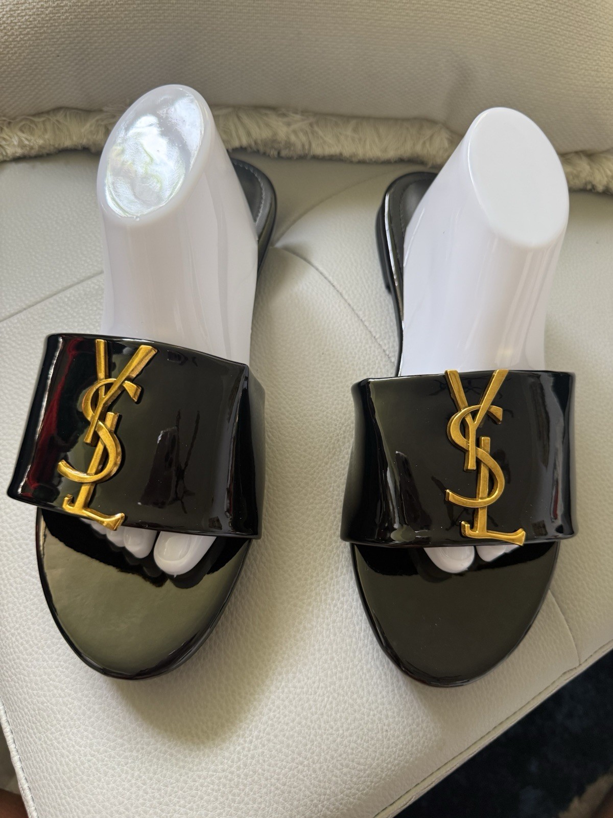 Women’s Black Gold Slide Sandals Logo Metal Accent Slip On Solid Casual 38